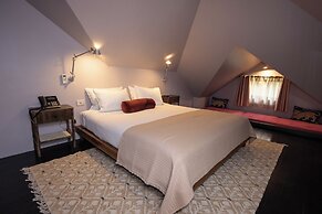 Aubrey Hotel Boutique