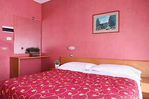 Hotel Junior