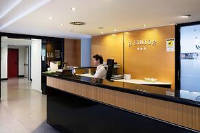 Hotel Junior
