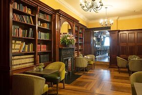 Cahir House Hotel