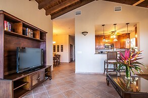 Clarion Suites Roatan at Pineapple Villas