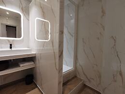 7 Art Hotel Cannes