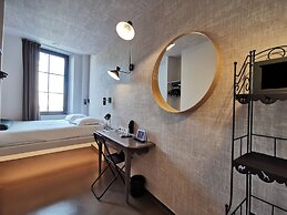 7 Art Hotel Cannes