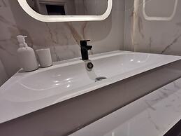 7 Art Hotel Cannes
