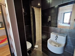 7 Art Hotel Cannes