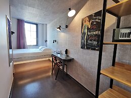7 Art Hotel Cannes