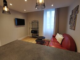 7 Art Hotel Cannes