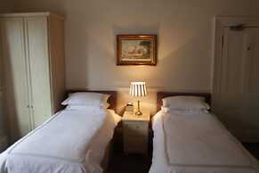 Highfield Guest House