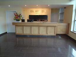 Empress Inn and Suites by The Falls