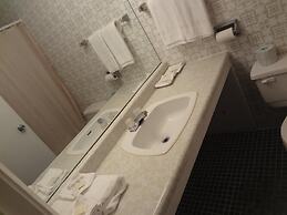 Empress Inn and Suites by The Falls