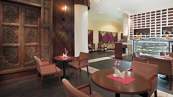 City Seasons Al Hamra Hotel