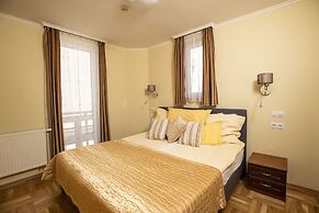Dóm Hotel