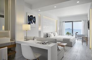 Lichnos Beach Hotel & Suites