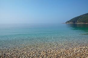 Lichnos Beach Hotel & Suites