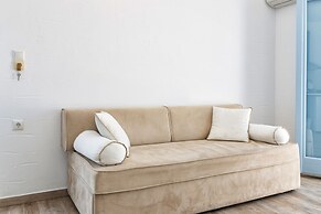 Stratos Studios & Apartments