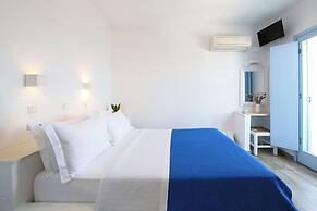 Stratos Studios & Apartments