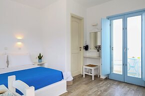 Stratos Studios & Apartments