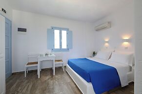 Stratos Studios & Apartments