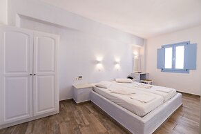 Stratos Studios & Apartments