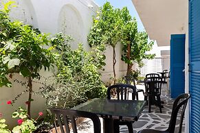 Stratos Studios & Apartments