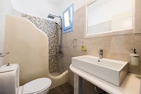 Stratos Studios & Apartments