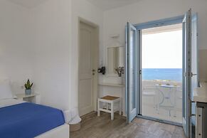 Stratos Studios & Apartments