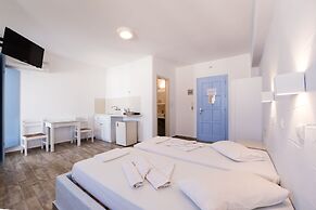Stratos Studios & Apartments