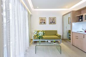 Leonidas Hotel & Apartments