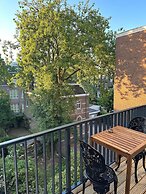 Amstel Corner Hotel