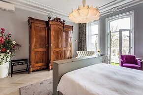 Amstel Corner Hotel
