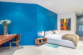Colourful Manor Luxury Lodge
