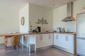 Colourful Manor Luxury Lodge