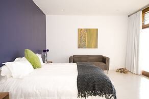 Colourful Manor Luxury Lodge