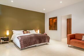 Colourful Manor Luxury Lodge
