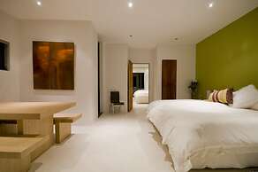 Colourful Manor Luxury Lodge