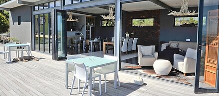 Colourful Manor Luxury Lodge