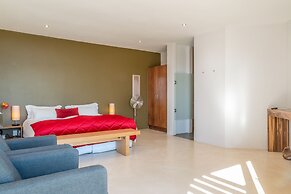 Colourful Manor Luxury Lodge