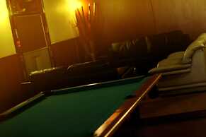 Charlies Place Hotel & Spa
