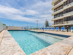 Breakers North Absolute Beachfront Apartments