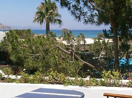 Alkyoni Beach Hotel