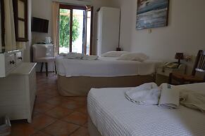 Alkyoni Beach Hotel