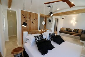 Alkyoni Beach Hotel