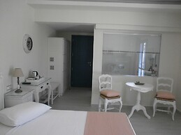 Alkyoni Beach Hotel