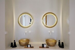 Alkyoni Beach Hotel