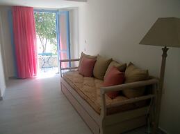 Alkyoni Beach Hotel