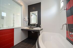 Alkyoni Beach Hotel