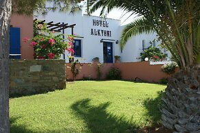 Alkyoni Beach Hotel