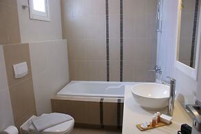 Alkyoni Beach Hotel