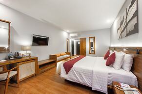 The Lokha Legian Resort & Spa