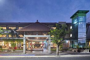 The Lokha Legian Resort & Spa